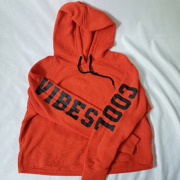 Forever 21 Tops - 💎"Cool Vibes" Sweater💎